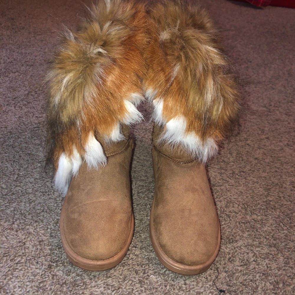 Worn once fuzzy boots